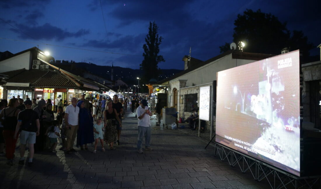 SARAYBOSNA (AA) – Bosna Hersek'in başkenti Saraybosna'da, 15 Temmuz Demokrasi
