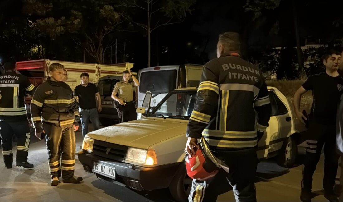 BURDUR (AA) – Burdur'da, hareketsiz halde bulunduğu araçtan itfaiye ekiplerince