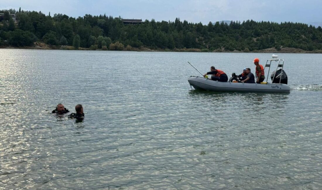 BURDUR (AA) – Burdur'un Bucak ilçesinde baraj gölüne giren kişi