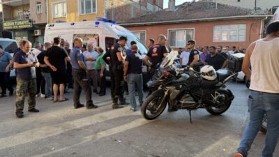 BURSA (AA) – Bursa'nın Osmangazi ilçesinde çıkan bıçaklı kavgada 3