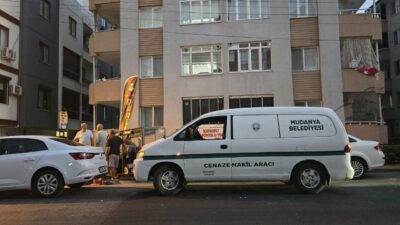 BURSA (AA) – Bursa'nın Mudanya ilçesinde bir kadın, evinde kesici