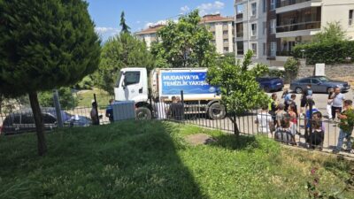 BURSA (AA) – Bursa'nın Mudanya ilçesinde çöp kamyonunun çarptığı kişi