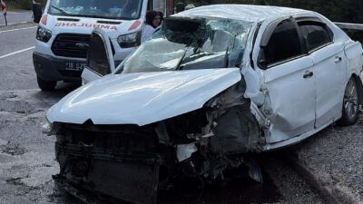 BURSA (AA) – Bursa'nın İnegöl ilçesinde, trafik kazası yapan otomobildeki
