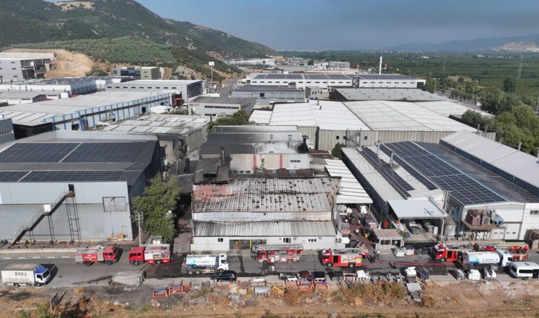 BURSA (AA) – Bursa'nın Kestel ilçesinde kumaş fabrikasında çıkan yangın
