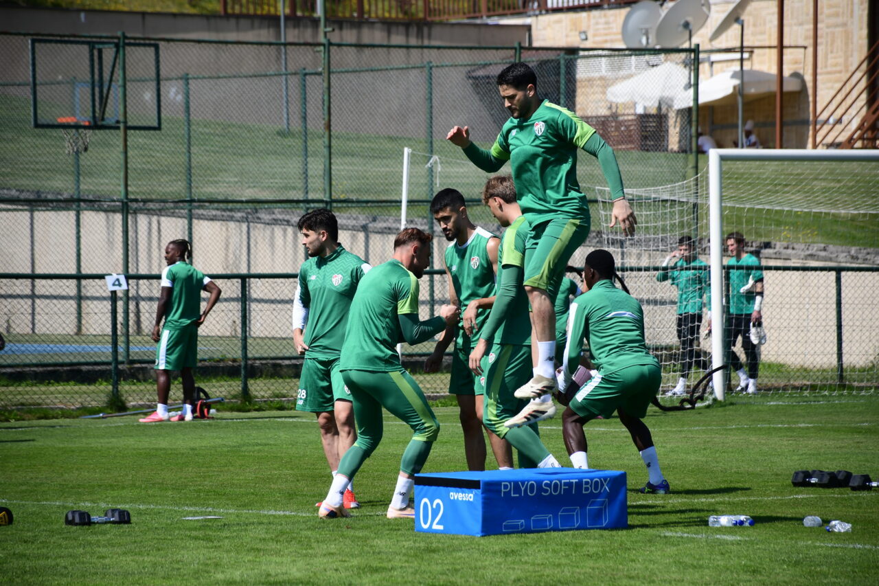 DÜZCE (AA) – Trendyol 1. Lig ekiplerinden Bursaspor, 2026-2027 sezonu