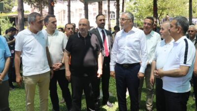 - "Orman yangınlarının en önemli nedenlerinden biri doğaya atılan sigara