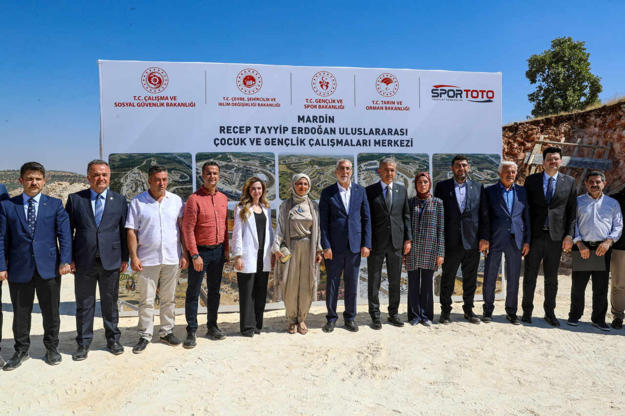 - "Mardin'den bilim insanları, mühendisler, girişimciler, akademisyenler, sporcular ve ülkesine
