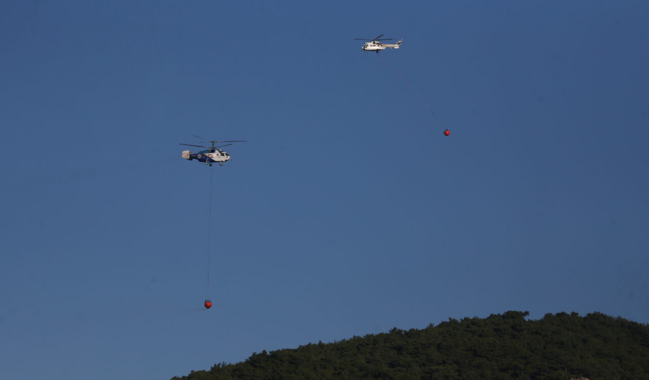 - Büyük oranda kontrol altına alınan yangın, dronla görüntülendi
