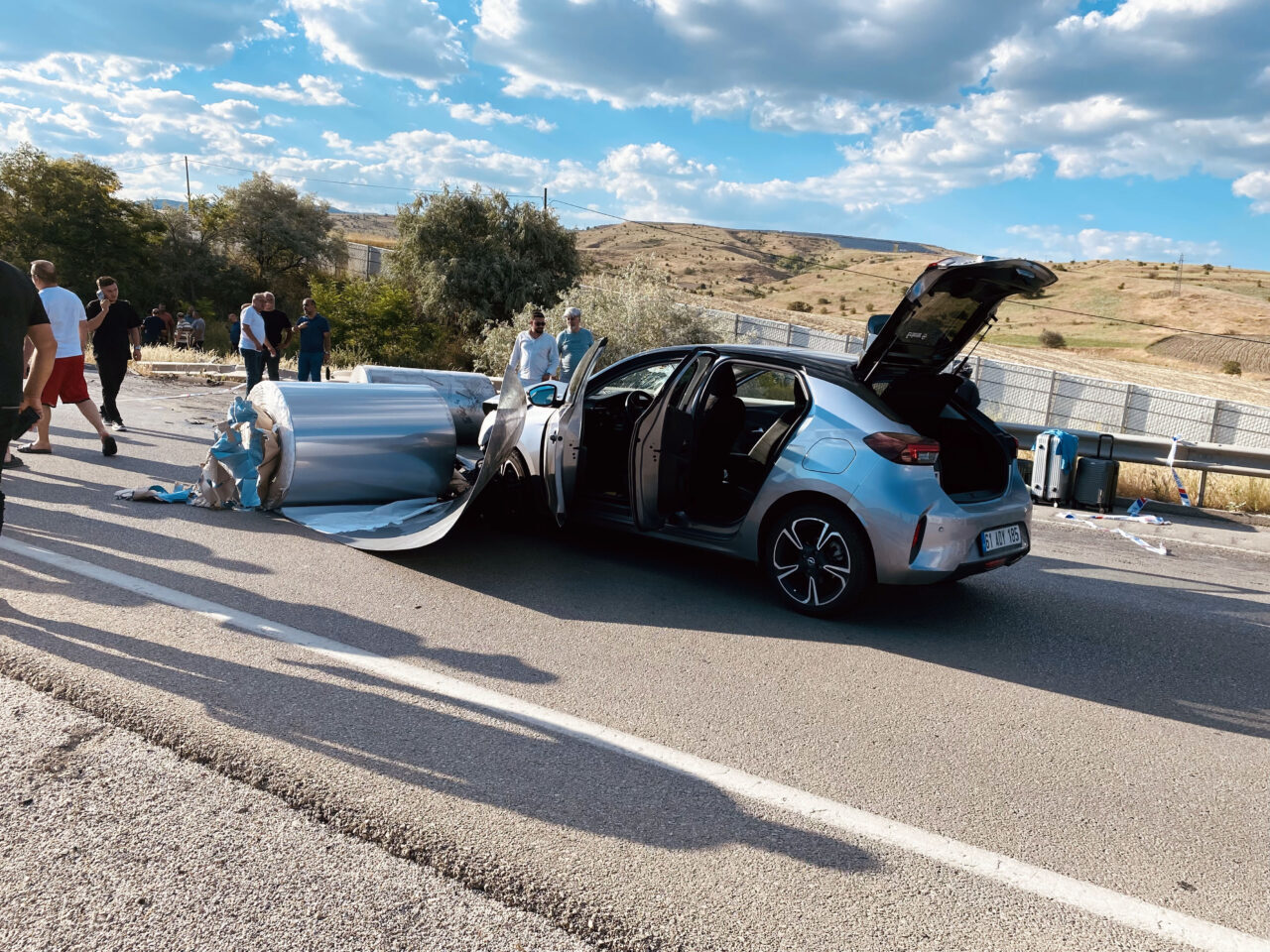 ÇANKIRI (AA) – Çankırı'da 1 tır ve 3 otomobilin karıştığı
