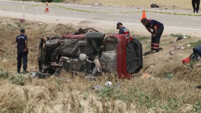 ÇANKIRI (AA) – Çankırı'da hafif ticari araç ile otomobilin çarpışması