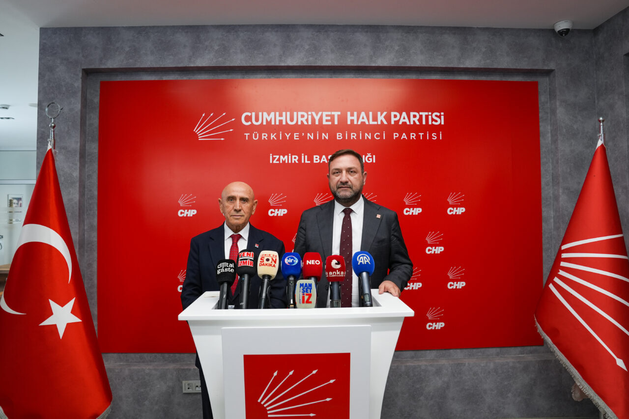 İZMİR (AA) – CHP Genel Başkan Yardımcısı Yıldırım Kaya, İzmir'de