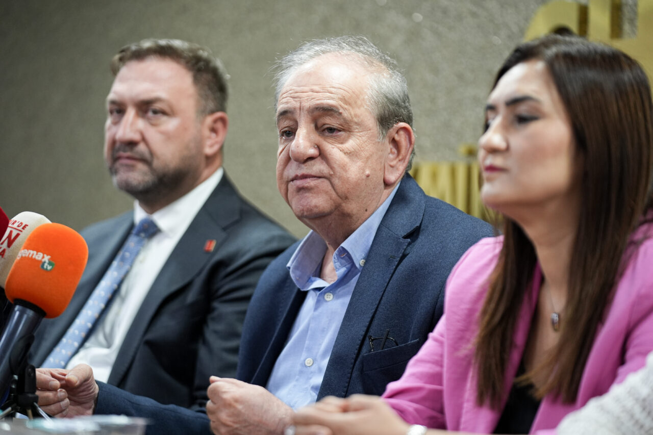 - "Gerçekten partisine sahip çıkan, partisinin şu anda karşı karşıya