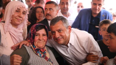 NİĞDE (AA) – CHP Grup Başkanı Özgür Özel, Niğde'de tarım