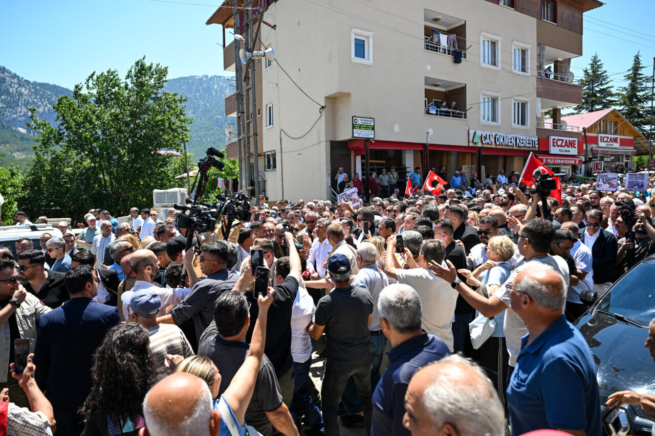 - "Size söz veriyoruz, çok yakında ya bir yol açacağız