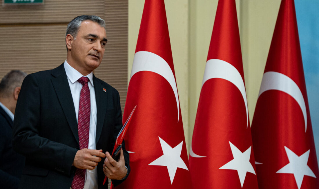 - "8 il başkanımız yönetimleriyle ve disiplin kurullarıyla beraber görevden