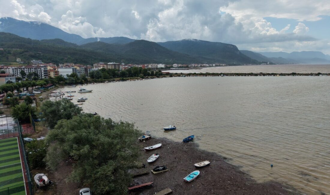 KASTAMONU (AA) – Kastamonu'nun Cide ilçesindeki Cide Limanı ile Balıkçı