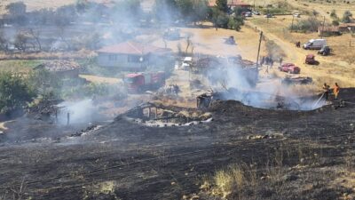ÇORUM (AA) – Çorum'un Osmancık ilçesinde anız yangınının sıçraması sonucu