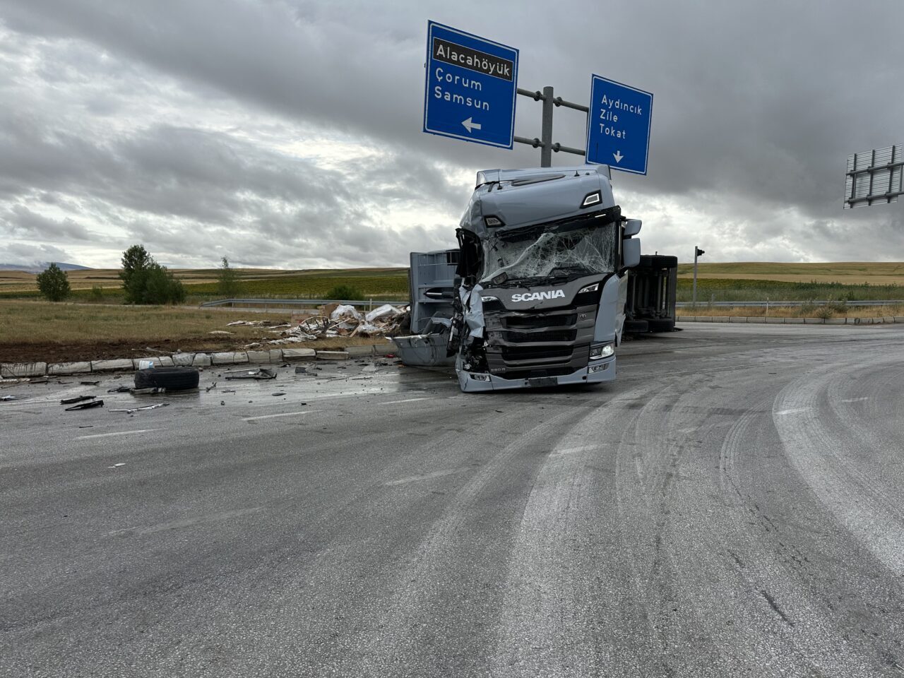 - Kaza, güvenlik kamerasınca kaydedildi