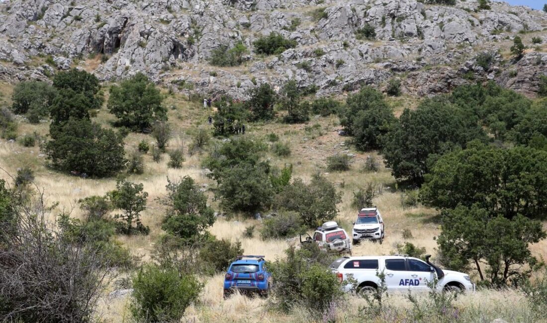 ÇORUM (AA) – Çorum'da izinsiz kazı yapmak amacıyla arkadaşlarıyla girdiği