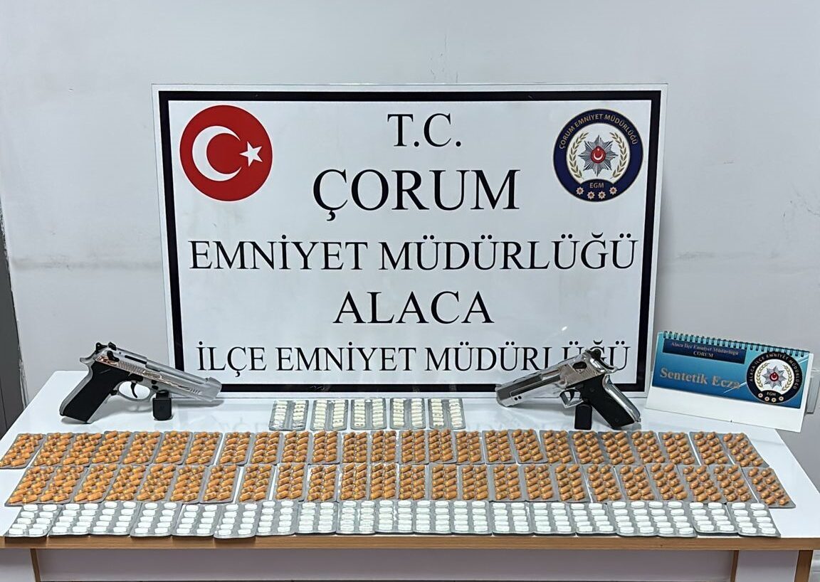 ÇORUM (AA) – Çorum'un Alaca ilçesinde uyuşturucu ticareti yaptığı iddiasıyla