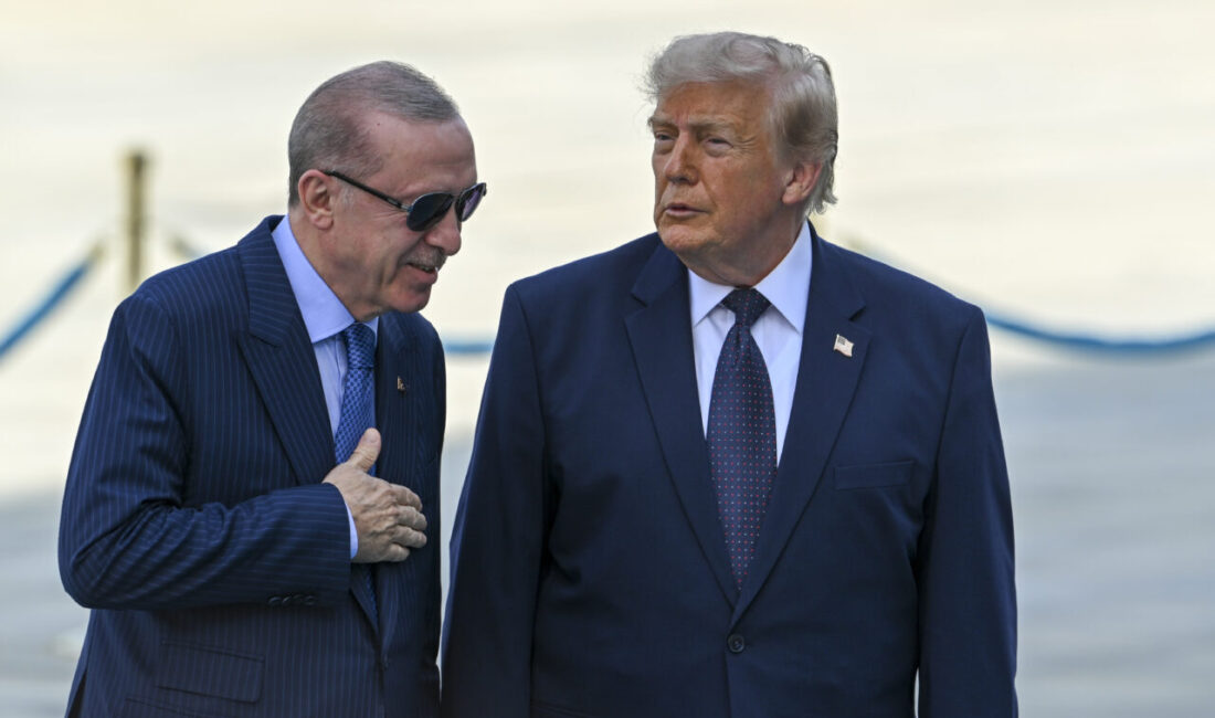 - Trump'ın Cumhurbaşkanlığı Külliyesi'ne gelişinde Türk Hava Kuvvetlerinin akrobasi timi