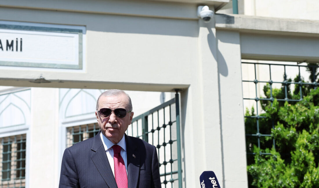 İSTANBUL (AA) – Cumhurbaşkanı Recep Tayyip Erdoğan, cuma namazını Üsküdar'daki