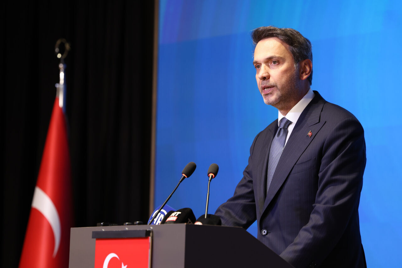 - "Bu Mutabakat Zaptı ile ülkelerimizi deniz altından birbirine bağlayacak