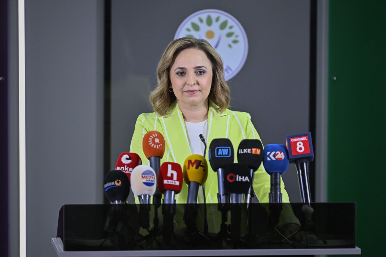 - "(Terörsüz Türkiye sürecine ilişkin yasal düzenlemeler) Yasaya dair çalışmalar,