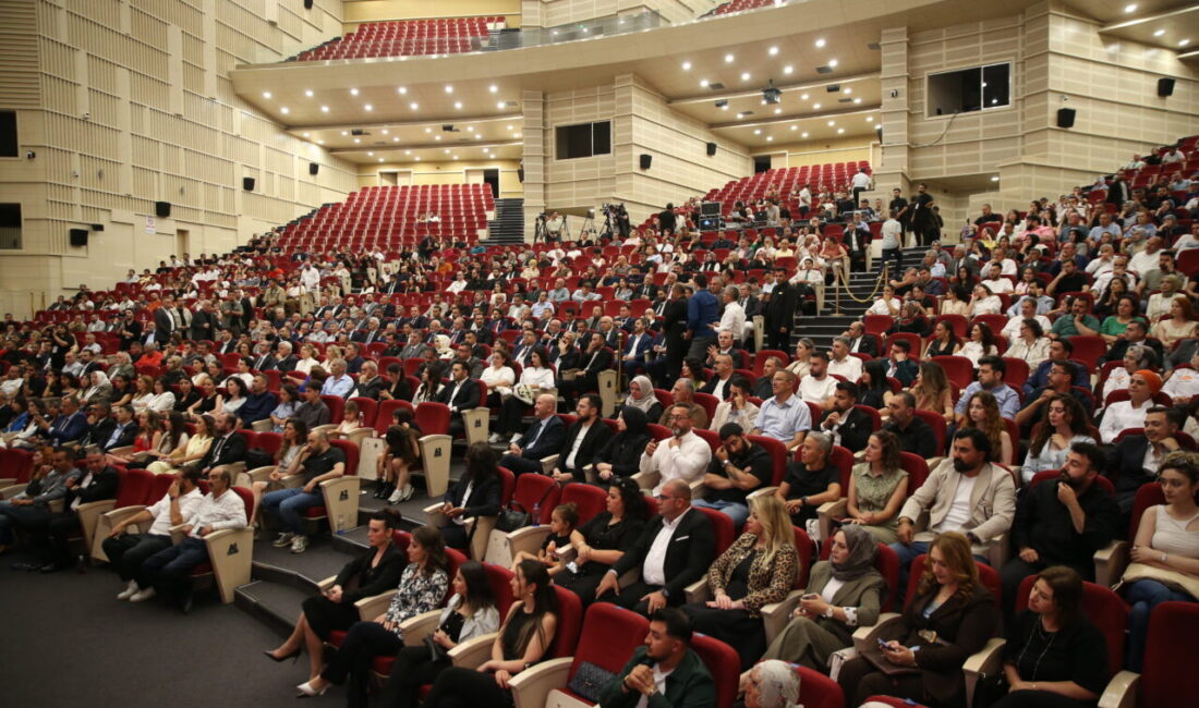 KAYSERİ (AA) – Devlet Tiyatroları Genel Müdürü Tamer Karadağlı'ya Kayseri'de
