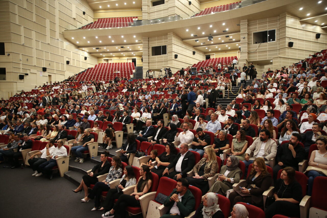 KAYSERİ (AA) – Devlet Tiyatroları Genel Müdürü Tamer Karadağlı'ya Kayseri'de