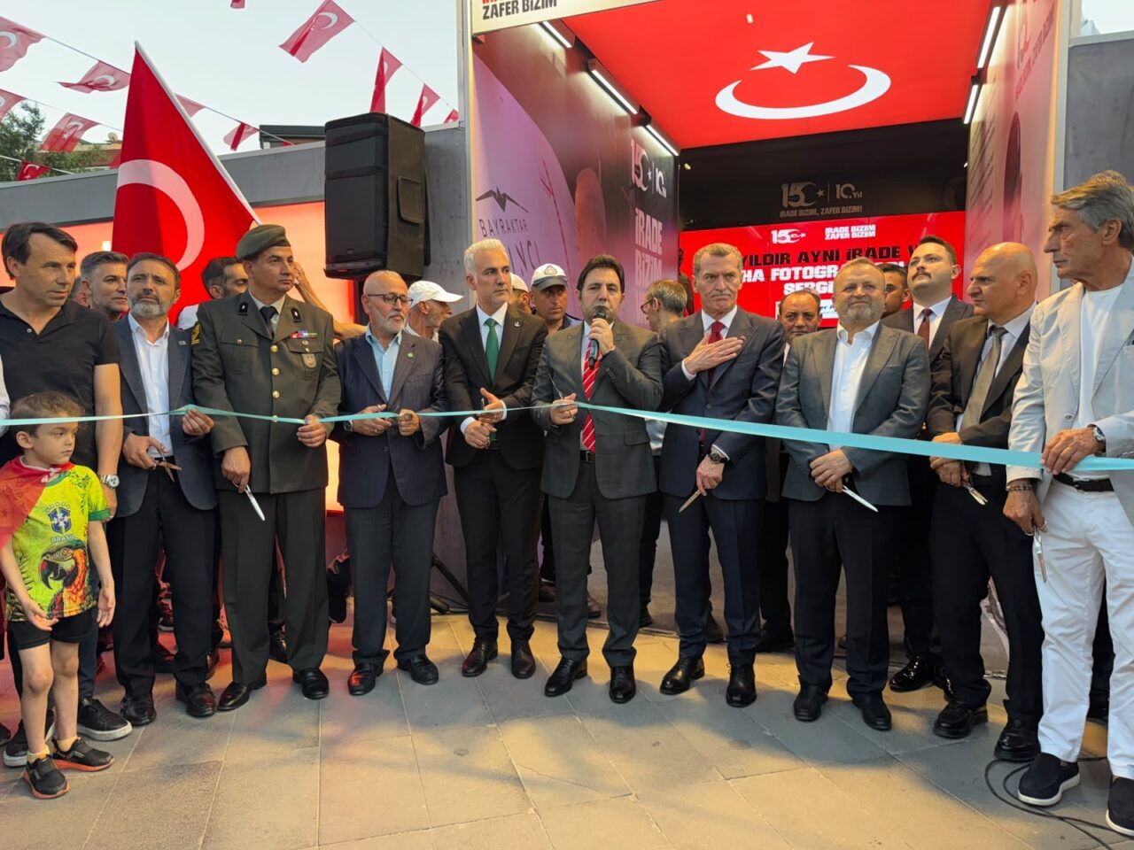 - Yüzlerce başvuru arasından finale kalan 40 senaryonun yarıştığı organizasyonda,