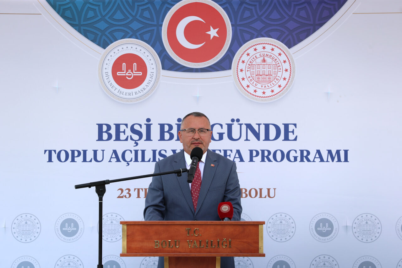 - "Biz bir vakıf medeniyetiyiz. Yurdumuzun her yerini, bu bayrağın