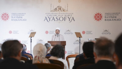 - "Asil ecdadımıza vefanın bir tezahürü olarak Ayasofya'nın yeniden asli