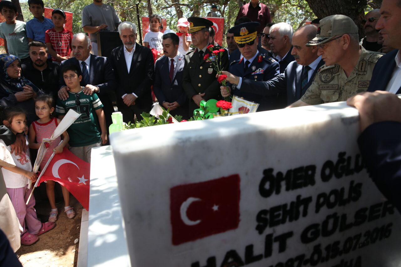 DİYARBAKIR (AA) – Diyarbakır ve Mardin'de, 15 Temmuz Demokrasi ve