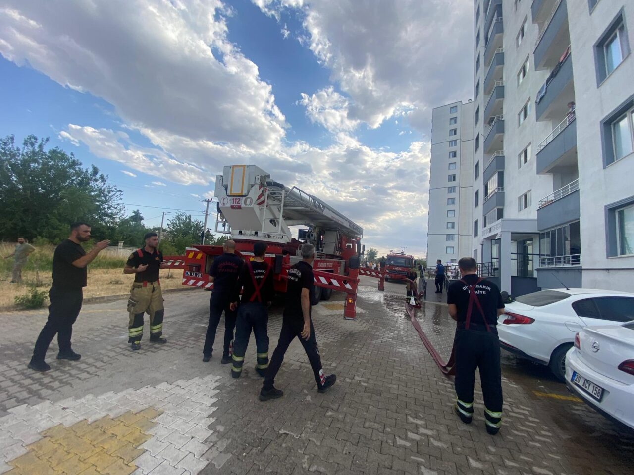 DİYARBAKIR (AA) – Diyarbakır'ın merkez Yenişehir ilçesinde apartman dairesinde çıkan