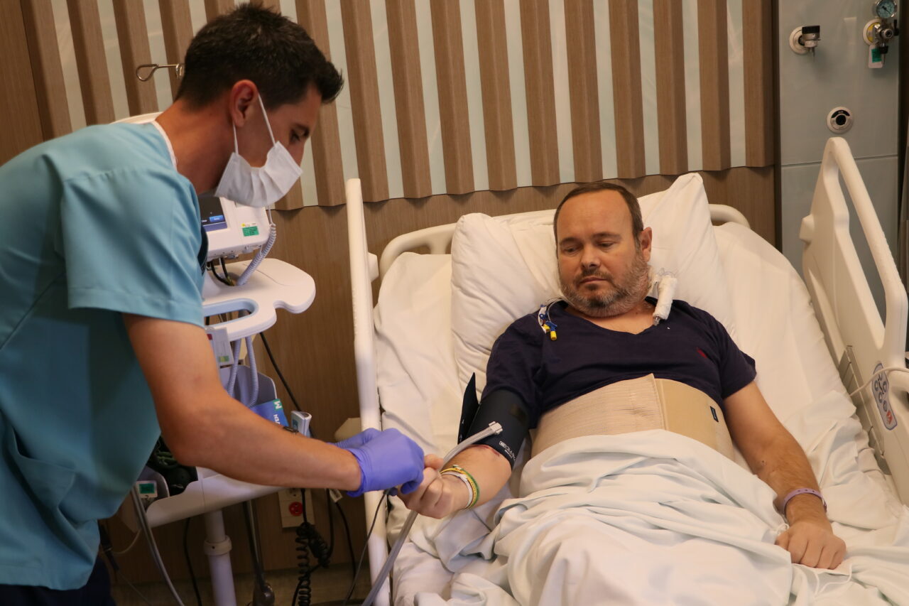 - İzmir'de tek böbreğin yeterli olmayacağının değerlendirilmesi üzerine gerçekleştirilen çift