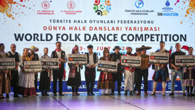 İSTANBUL (AA) – Türkiye Halk Oyunları Federasyonunun ev sahipliğinde İstanbul'da
