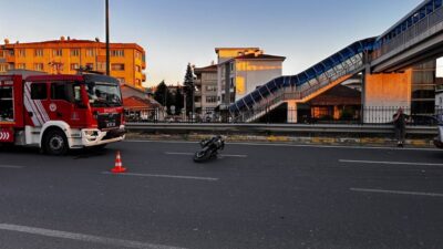 DÜZCE (AA) – Düzce'de meydana gelen zincirleme trafik kazasında motosiklet