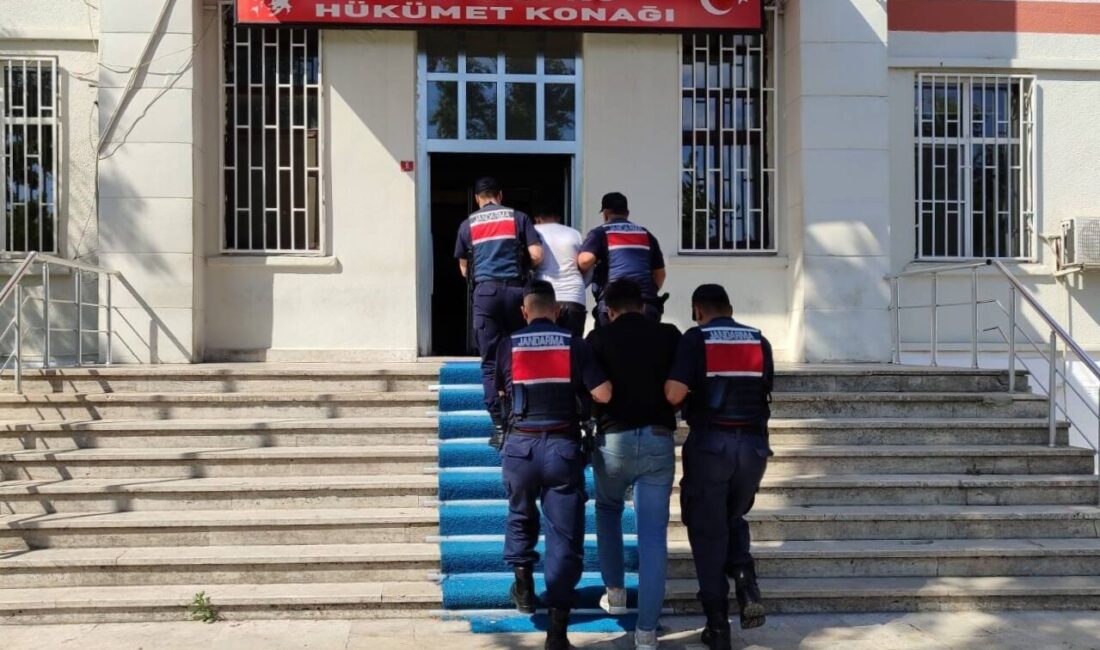 EDİRNE (AA) – Edirne'nin Uzunköprü ilçesinde askeri yasak bölgede yakalanan