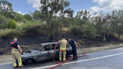EDİRNE (AA) – Edirne'de seyir halindeki otomobilde çıkan ve yol