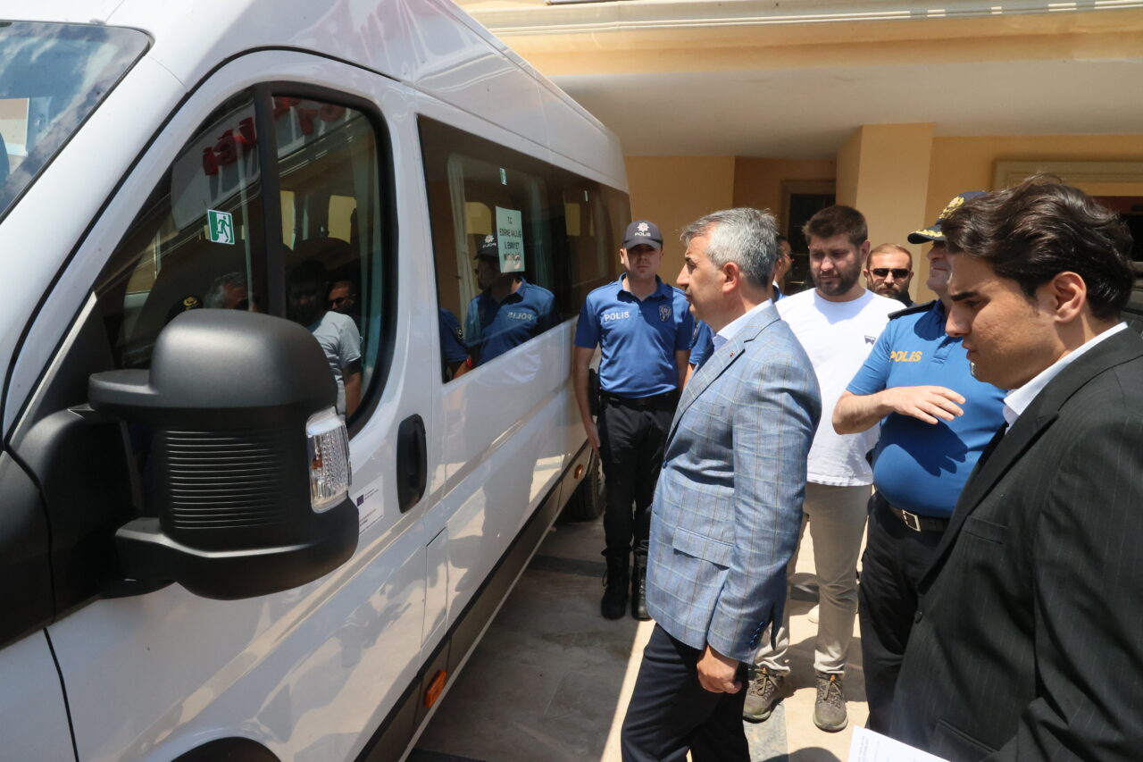 - Vali Yunus Sezer:
- "Sınırlarımızda da biliyorsunuz geçmiş dönemlerde yoğun