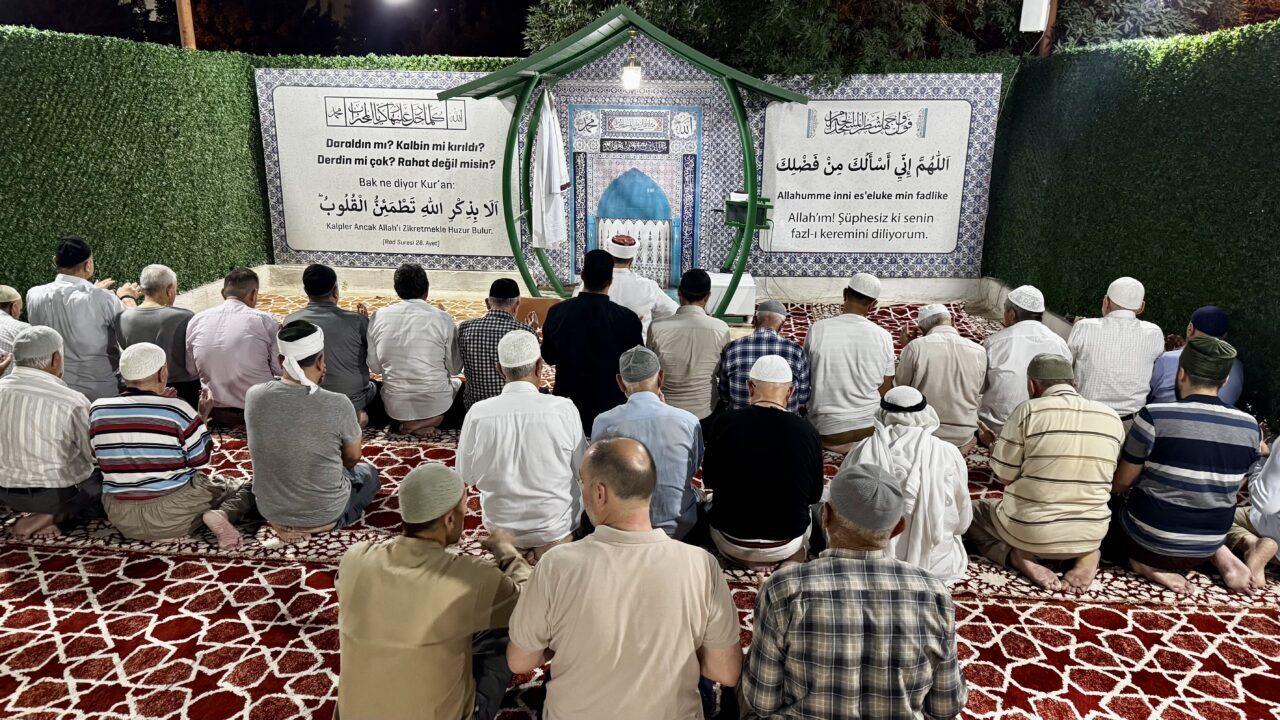 ELAZIĞ/SİİRT (AA) – Elazığ ve Siirt'te 15 Temmuz şehitleri sabah