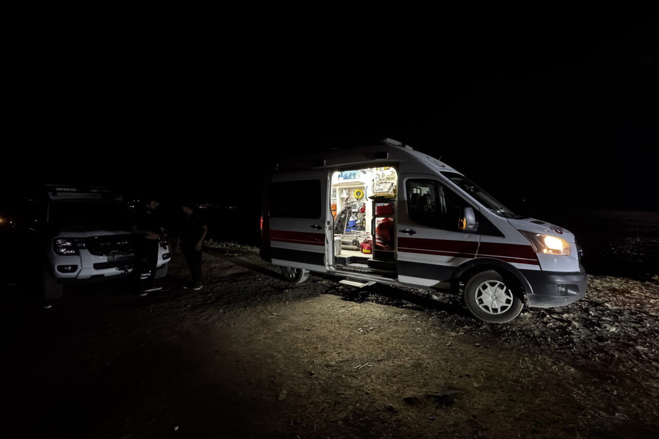 ELAZIĞ (AA) – Elazığ'da serinlemek için Hazar Gölü'ne girdikten sonra