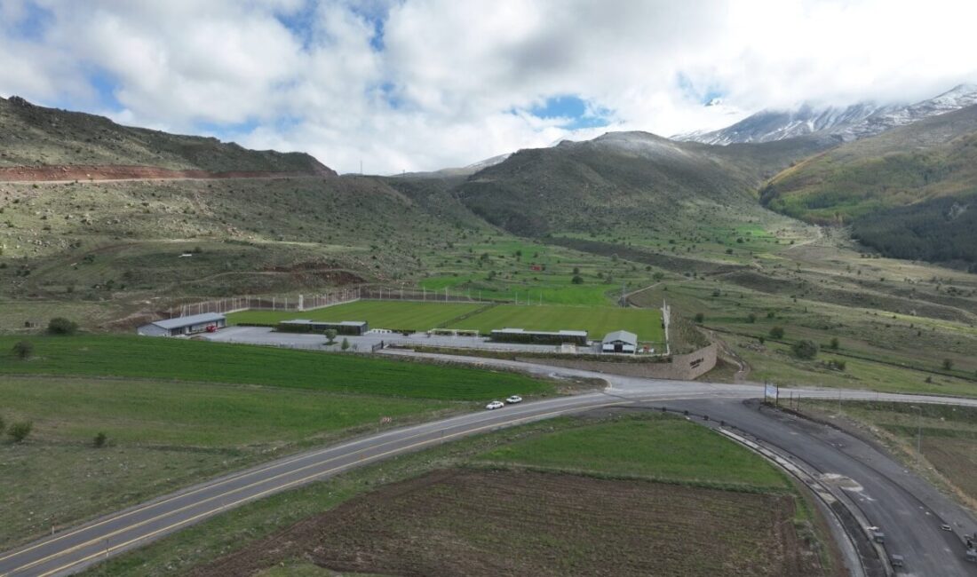 KAYSERİ (AA) – Erciyes Yüksek İrtifa Kamp Merkezi, modern tesis