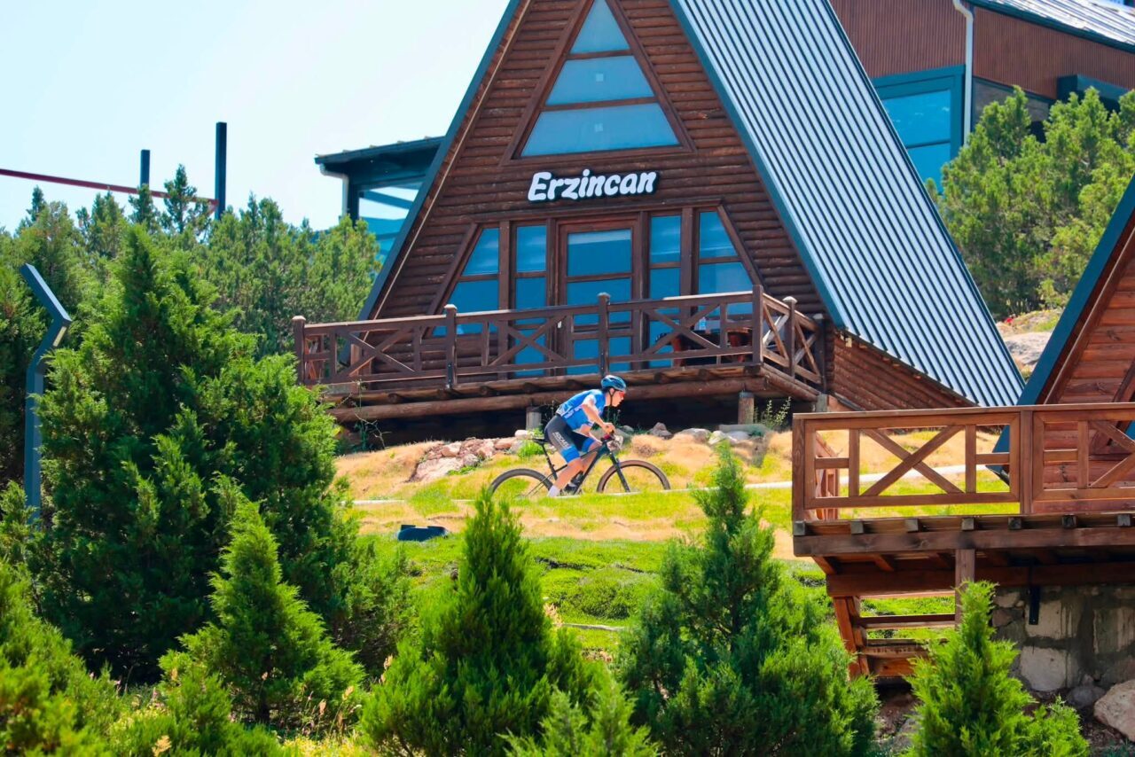 ERZİNCAN (AA) – Ergan MTB Cup Uluslararası Dağ Bisikleti 4.