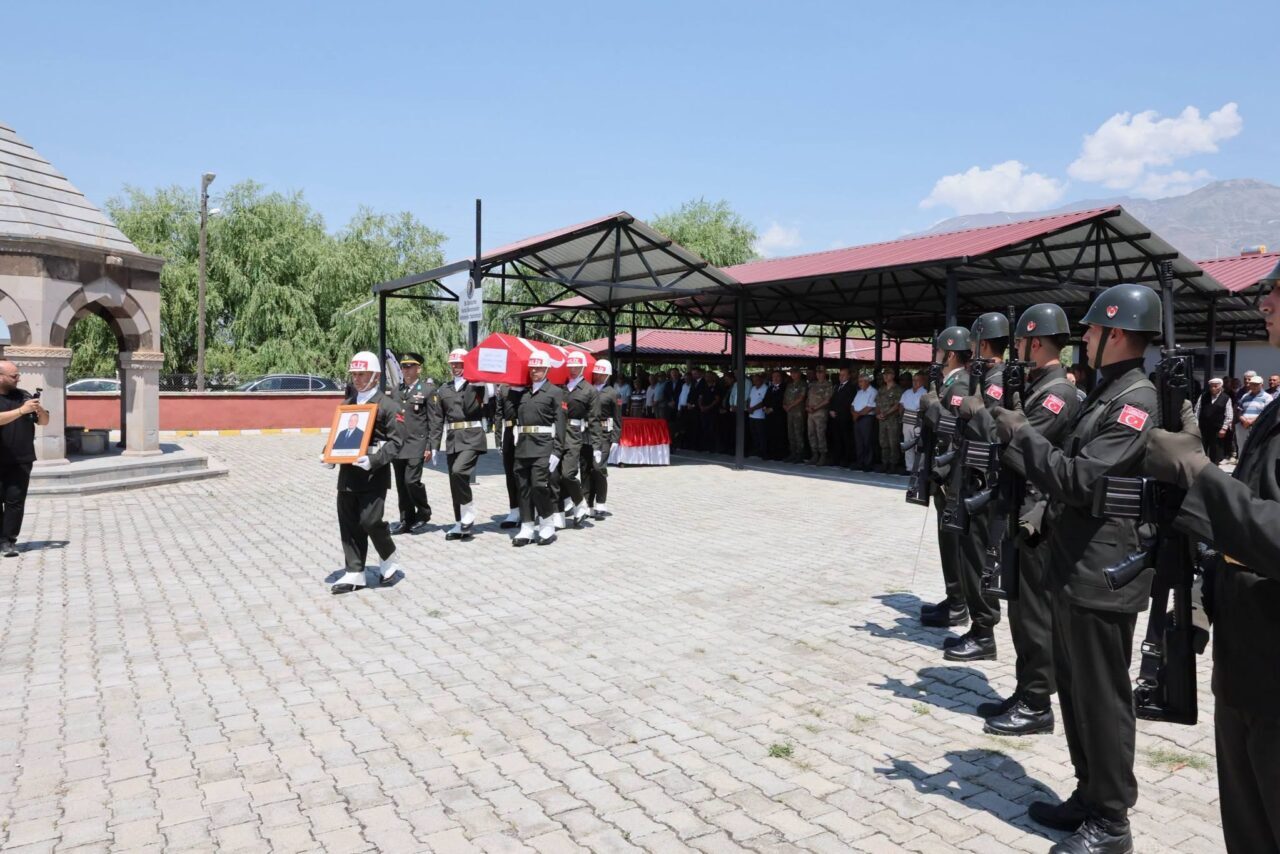 ERZİNCAN (AA) – Erzincan'da vefat eden Kıbrıs gazisi Zeynal Güngör