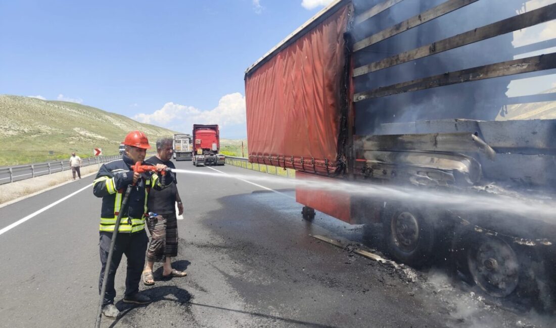 ERZURUM (AA) – Erzurum-Ağrı kara yolunda seyir halindeki bir tırın