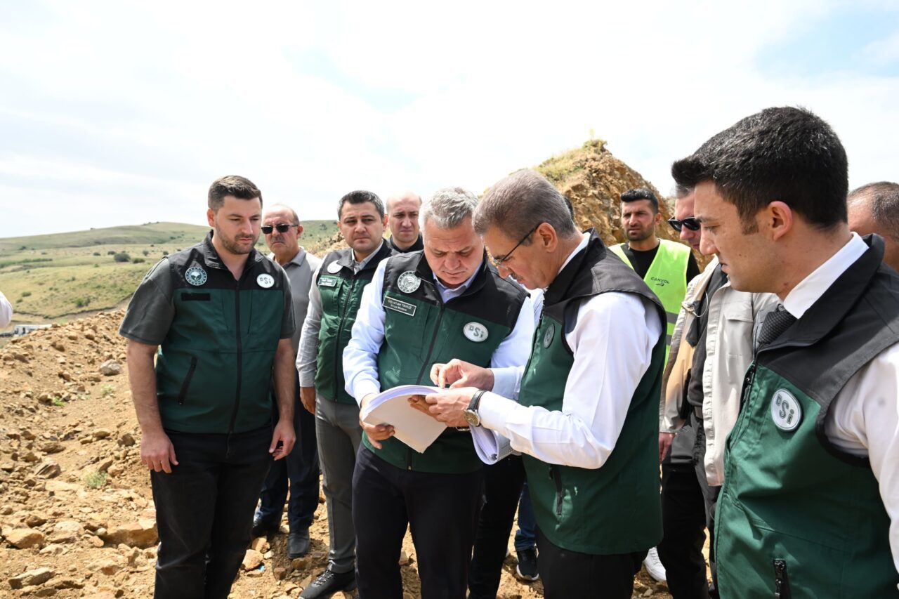 - Erzurum Valisi Aydın Baruş:
- "Bugün su yetersizliği nedeniyle yalnızca