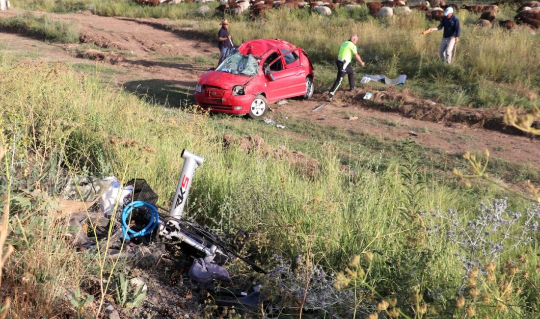 ERZURUM (AA) – Erzurum'da otomobilin elektrikli bisiklete çarpmasının ardından takla