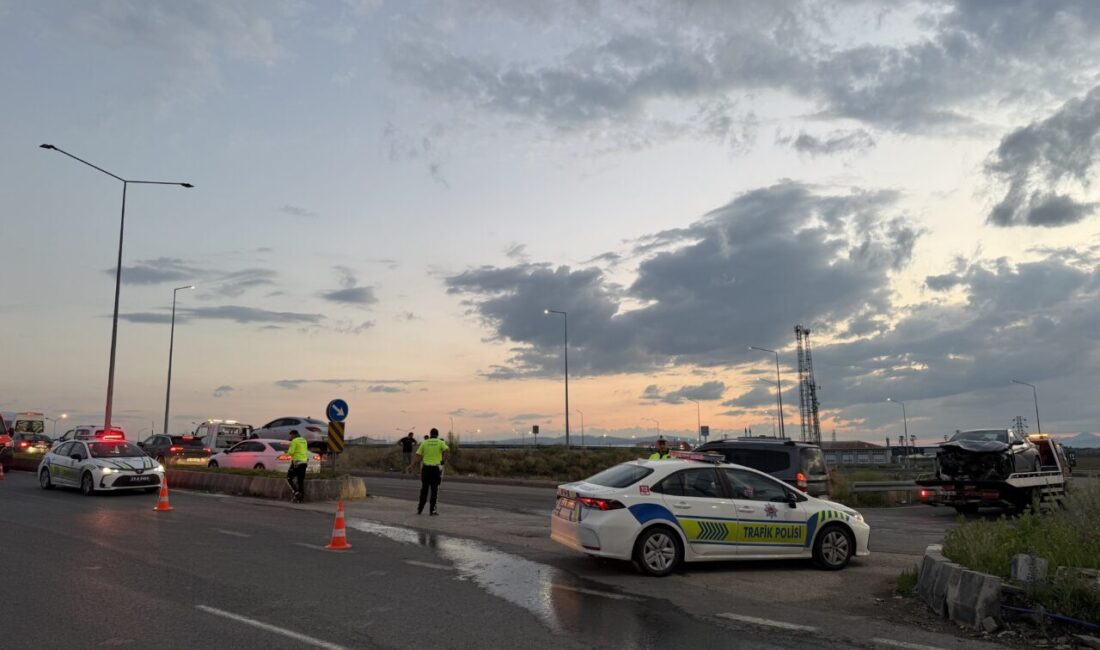 ERZURUM (AA) – Erzurum'da 3 aracın karıştığı zincirleme trafik kazasında